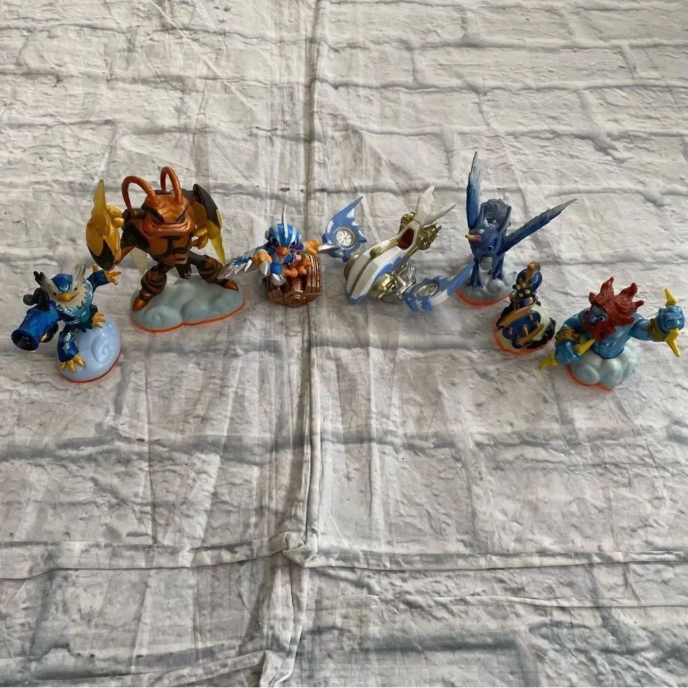 Skylanders Air action figure dolls lot of 7 assorted sizes
